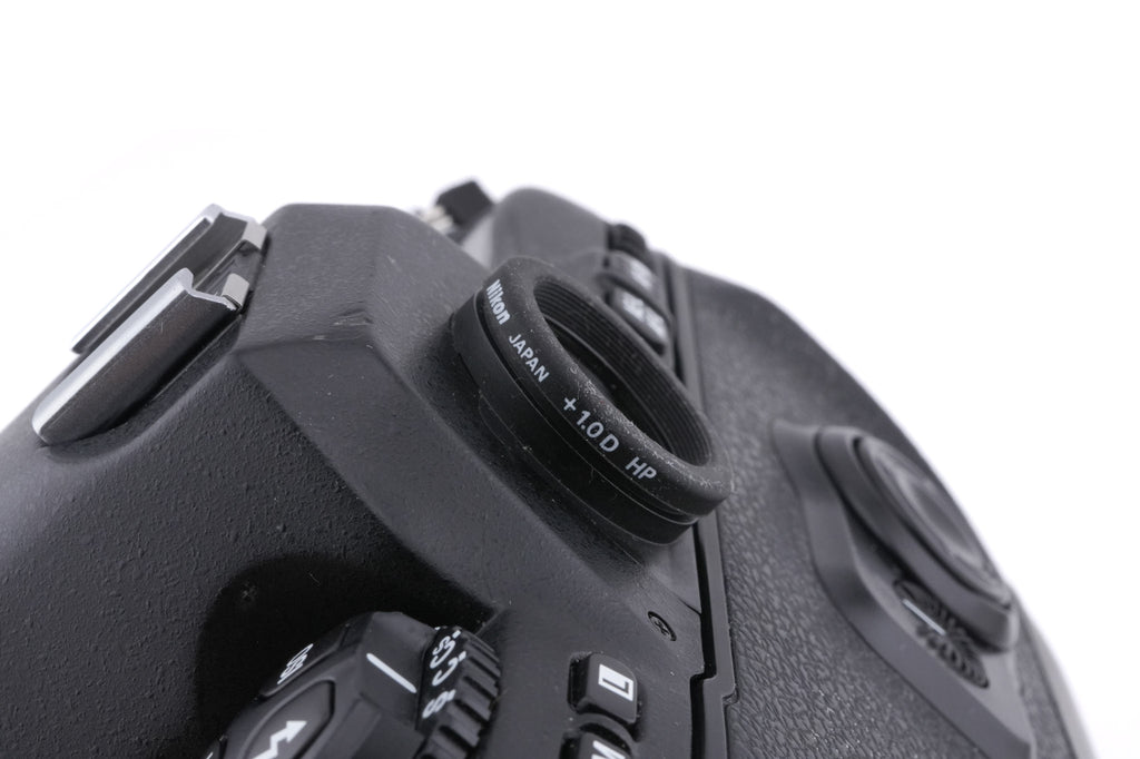 Nikon F100