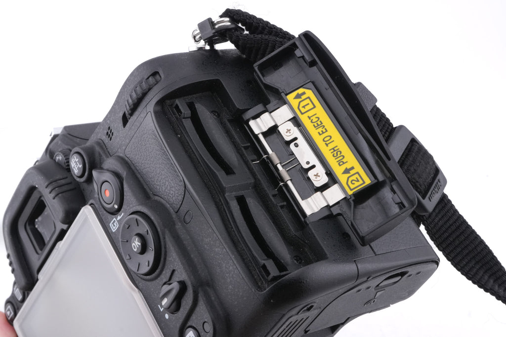 Nikon D7000