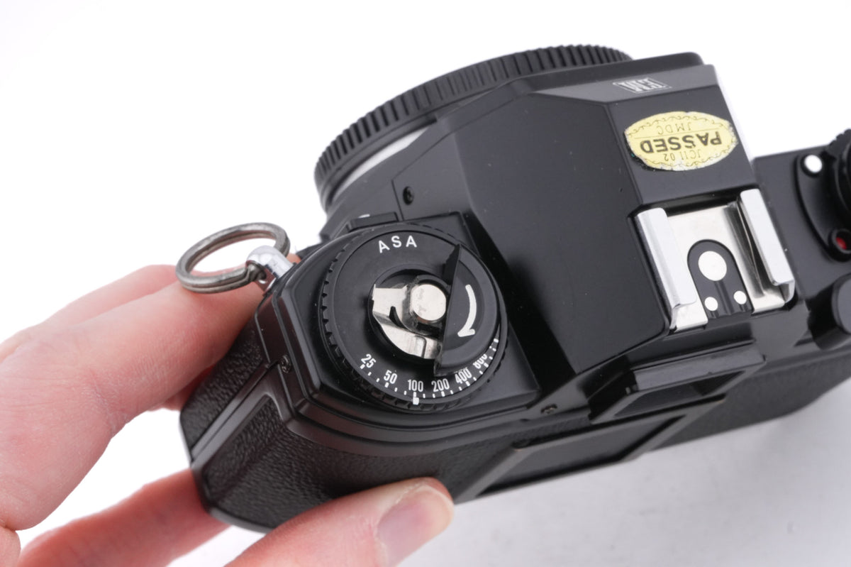 Nikon EM
