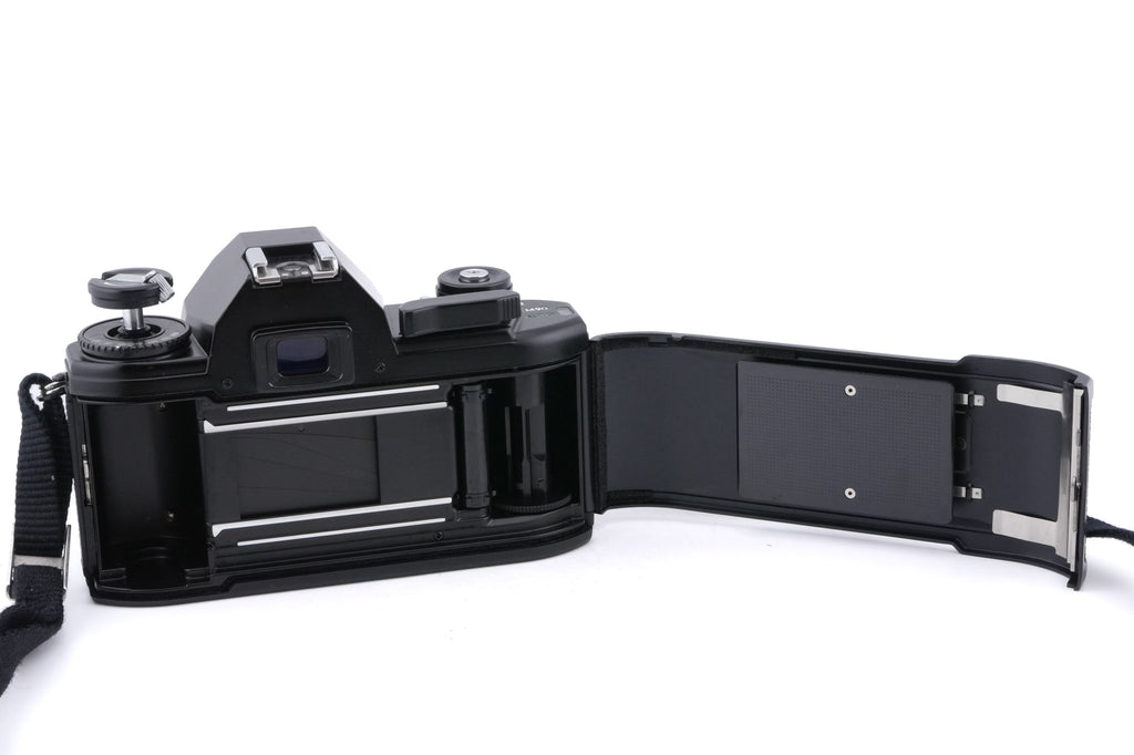 Nikon EM