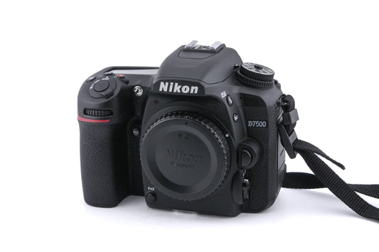 Nikon D7500