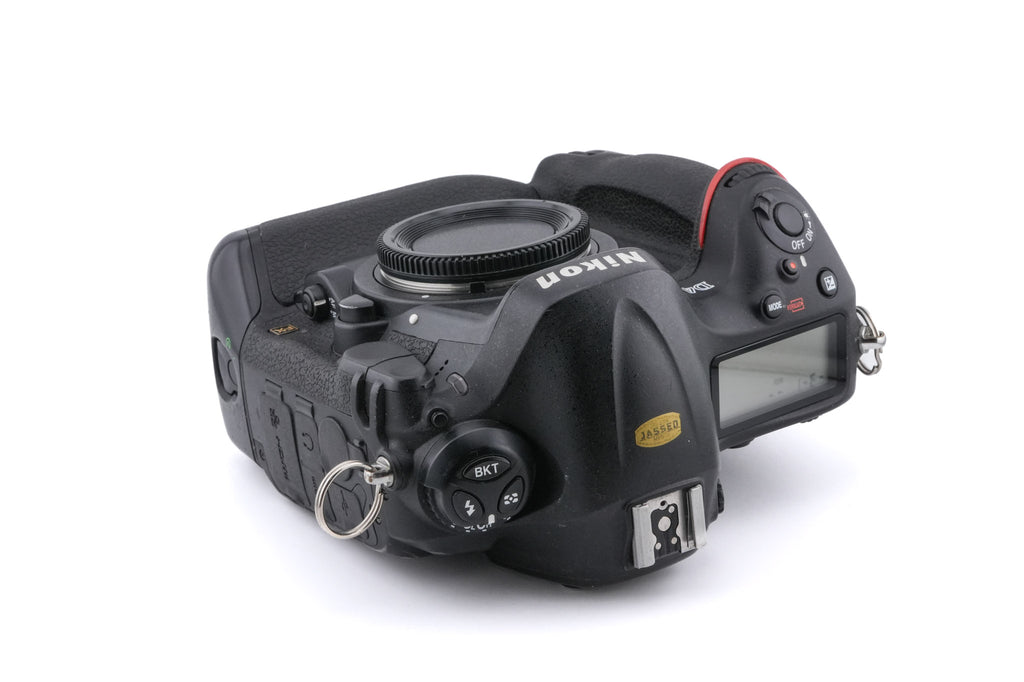 Nikon D4