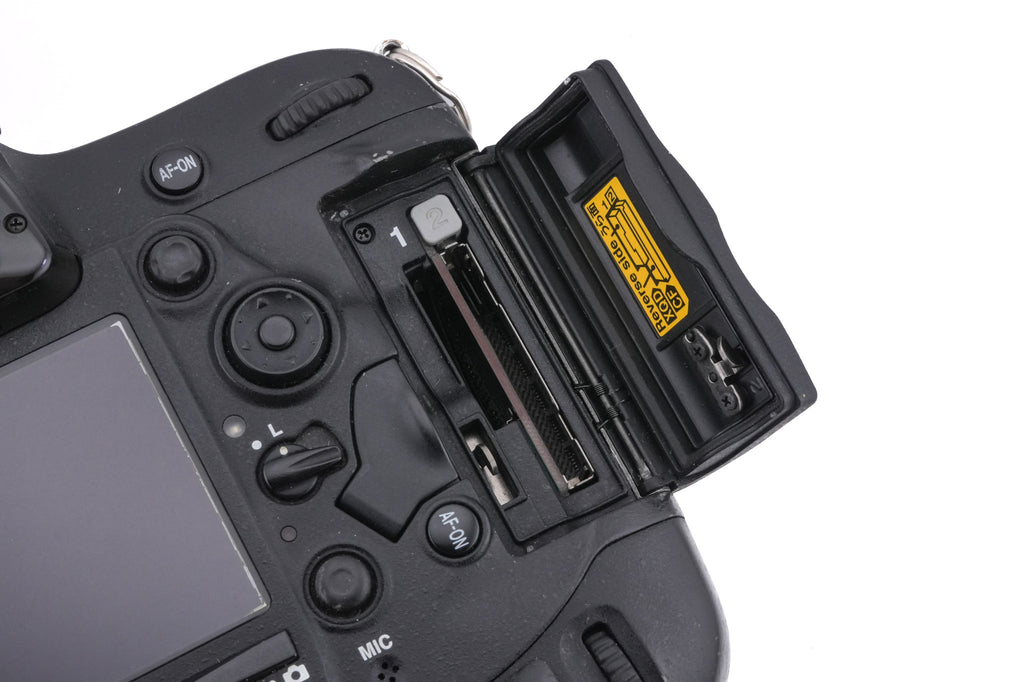 Nikon D4
