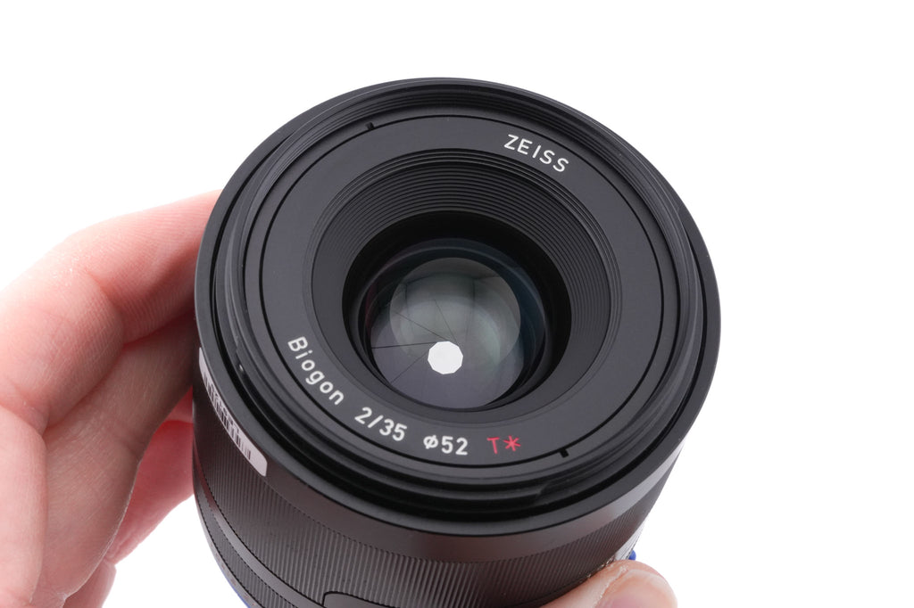 Carl Zeiss 35mm f2 Biogon T* Loxia