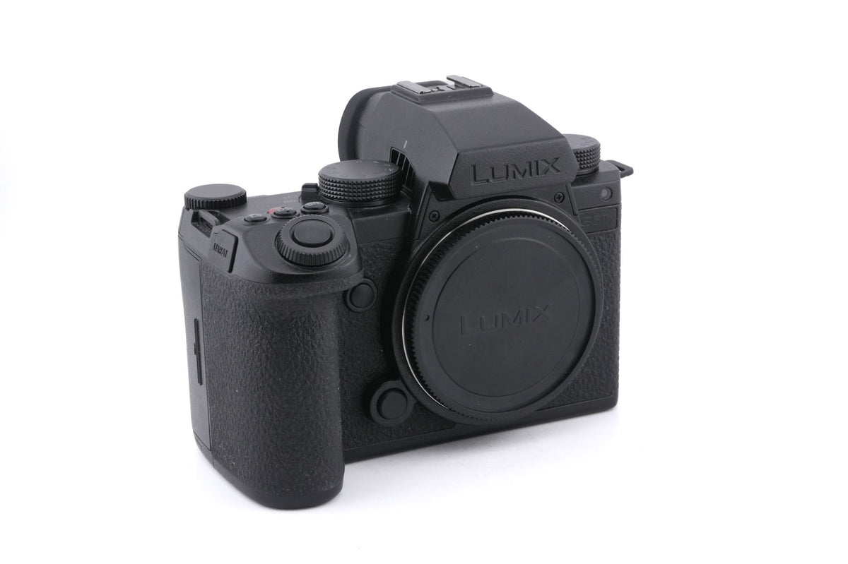 Panasonic Lumix DC-S5 IIX