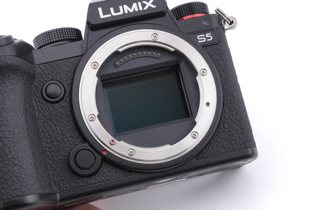 Panasonic Lumix DC-S5