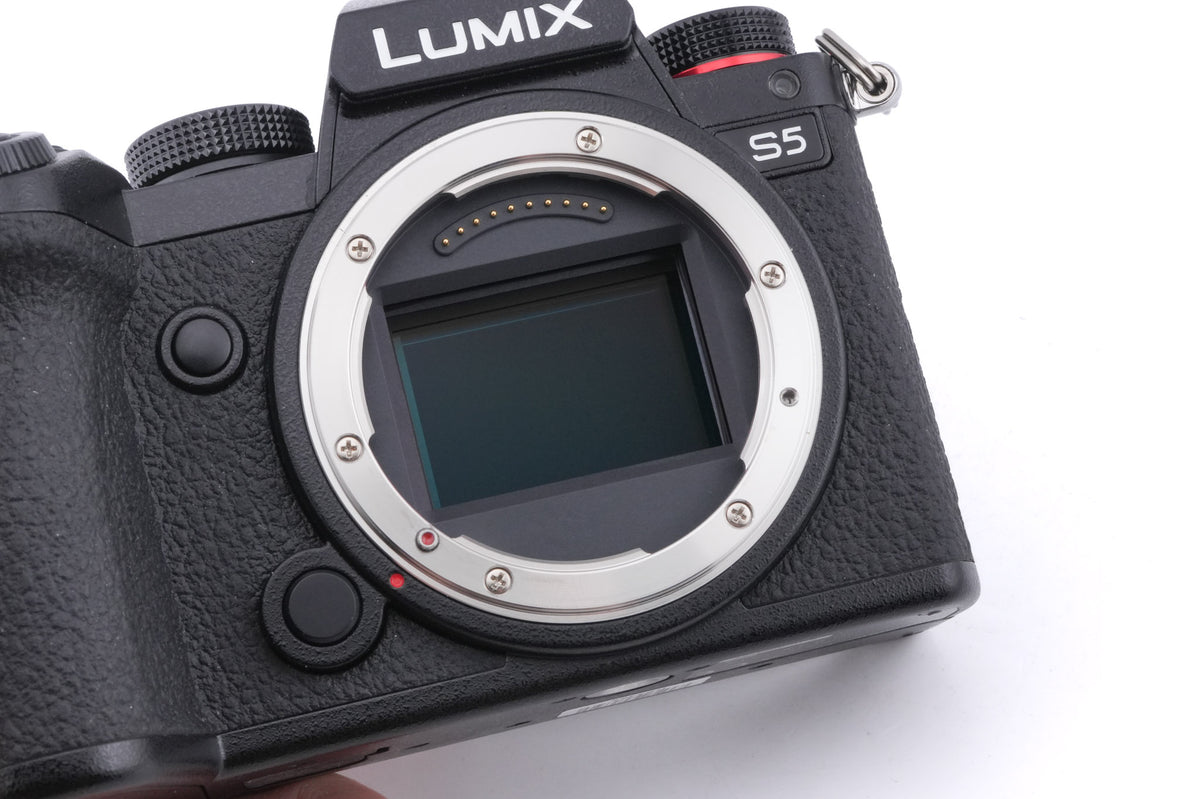 Panasonic Lumix DC-S5
