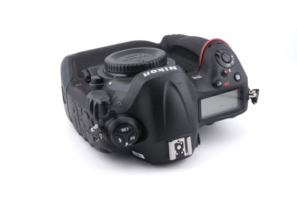 Nikon D4
