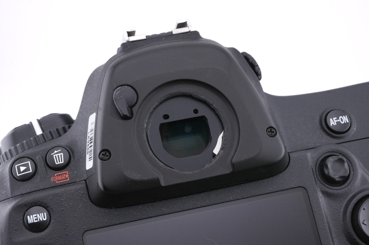 Nikon D4