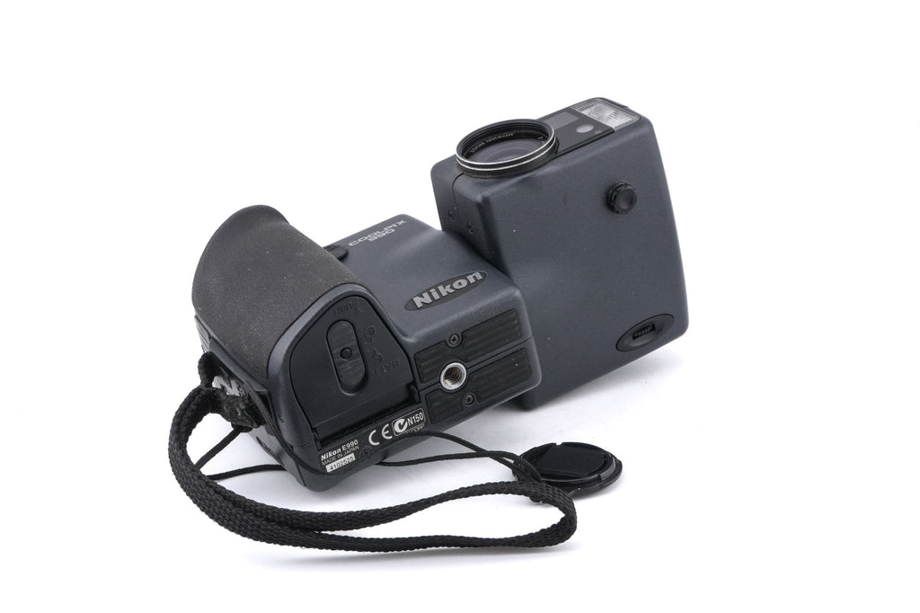 Nikon Coolpix 990