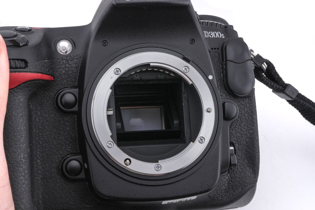 Nikon D300S