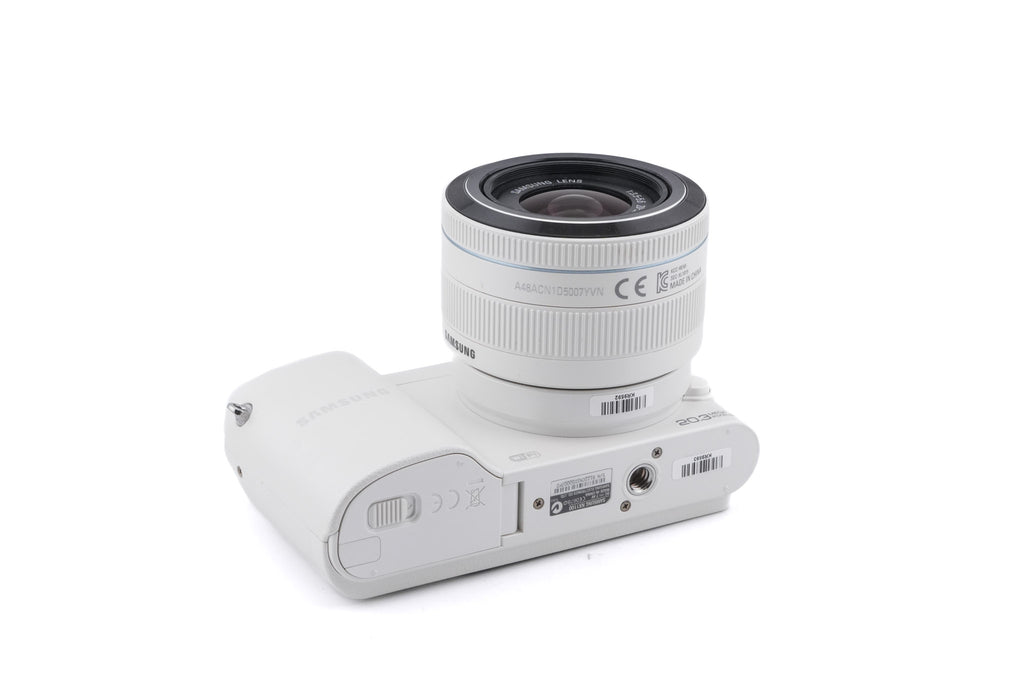 Samsung NX1100 + 20-50mm f3.5-5.6 II ED i-Function