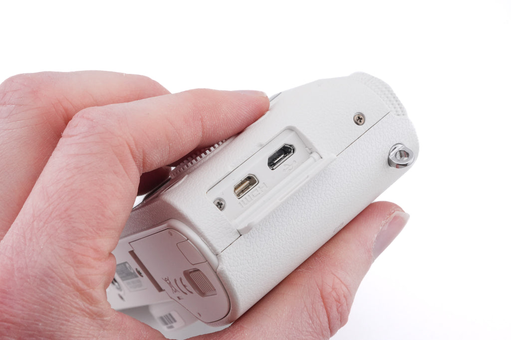 Samsung NX1100 + 20-50mm f3.5-5.6 II ED i-Function