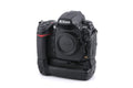 Nikon D700 + MB-D10 Multi-Power Battery Pack