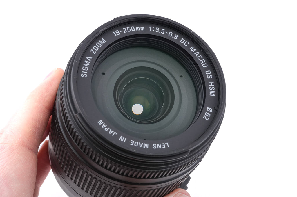 Sigma 18-250mm f3.5-6.3 DC OS Macro HSM