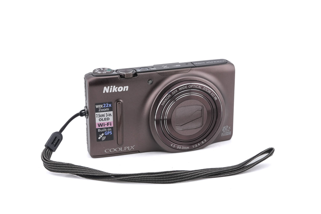Nikon Coolpix S9500