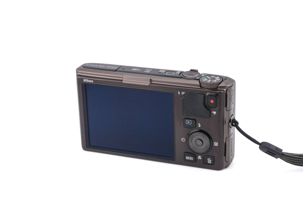 Nikon Coolpix S9500