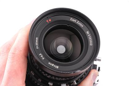 Hasselblad SWC/M (Black, 10197) + SWC Viewfinder (52035/TISOC) + A12 Film Magazine (Black, 30147)