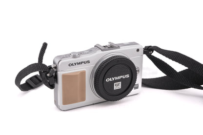 Olympus PEN E-PM2 + FL-LM1 Flash