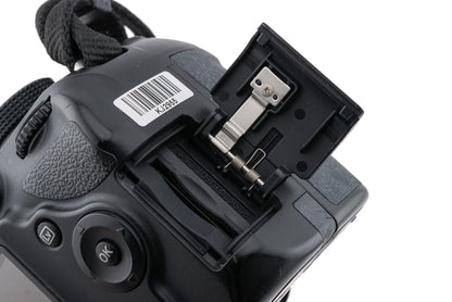 Nikon D3200 + 18-55mm f3.5-5.6 AF-S Nikkor VR G II