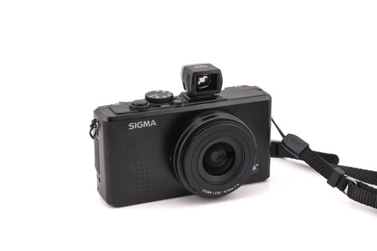 Sigma DP1x + VF-11 28mm Viewfinder