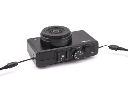 Sigma DP1x + VF-11 28mm Viewfinder