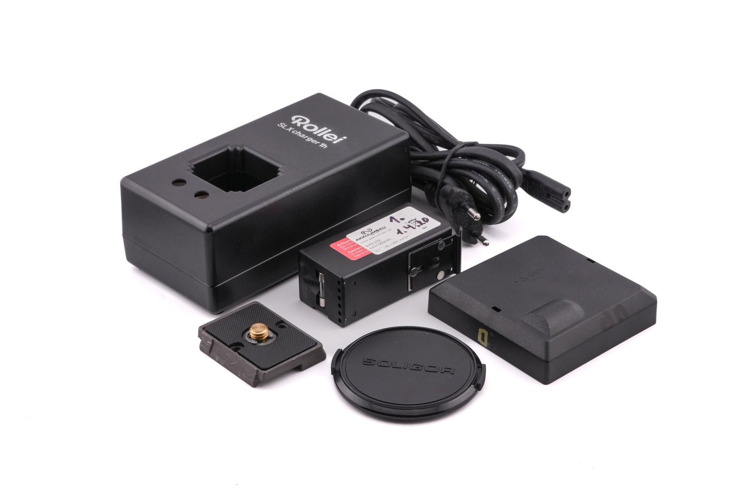 Rollei Rolleiflex 6008 Integral Professional + 80mm f2.8 Planar HFT EL + 4560 Film Magazine + Action Grip + 4560 Film Magazine + Rolleiflex Waist Level Finder + 4560 Film Magazine Adapter