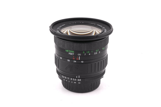 Soligor 19-35mm f3.5-4.5 AF Zoom MC