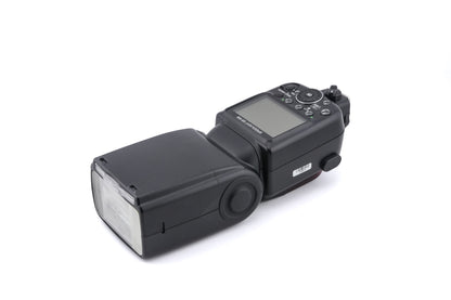 Nikon SB-900 Speedlight