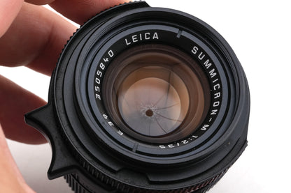 Leica 35mm f2 Summicron-M (Type IV) (Black, 11310) + Lens Hood M2/35 (12524)