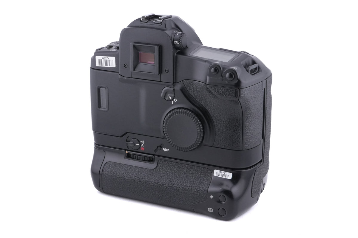 Canon EOS-3 + PB-E2 Power Drive Booster