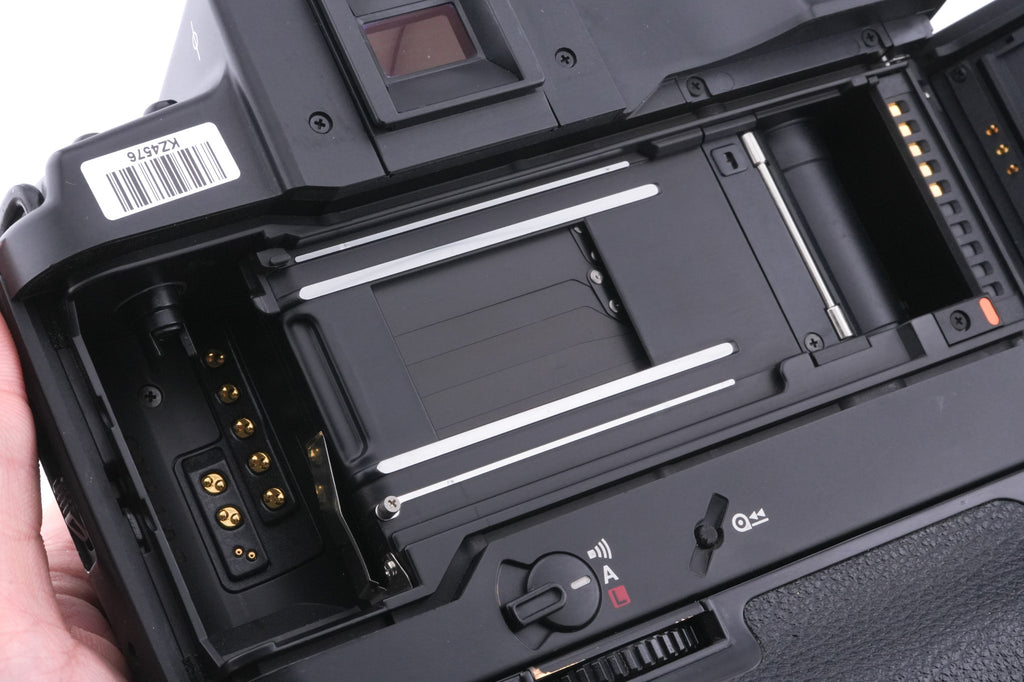 Canon EOS-3 + PB-E2 Power Drive Booster