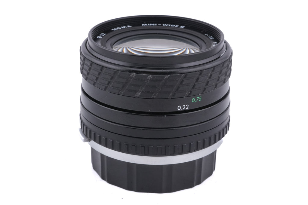Sigma 28mm f2.8 Mini-Wide II Multi-Coated