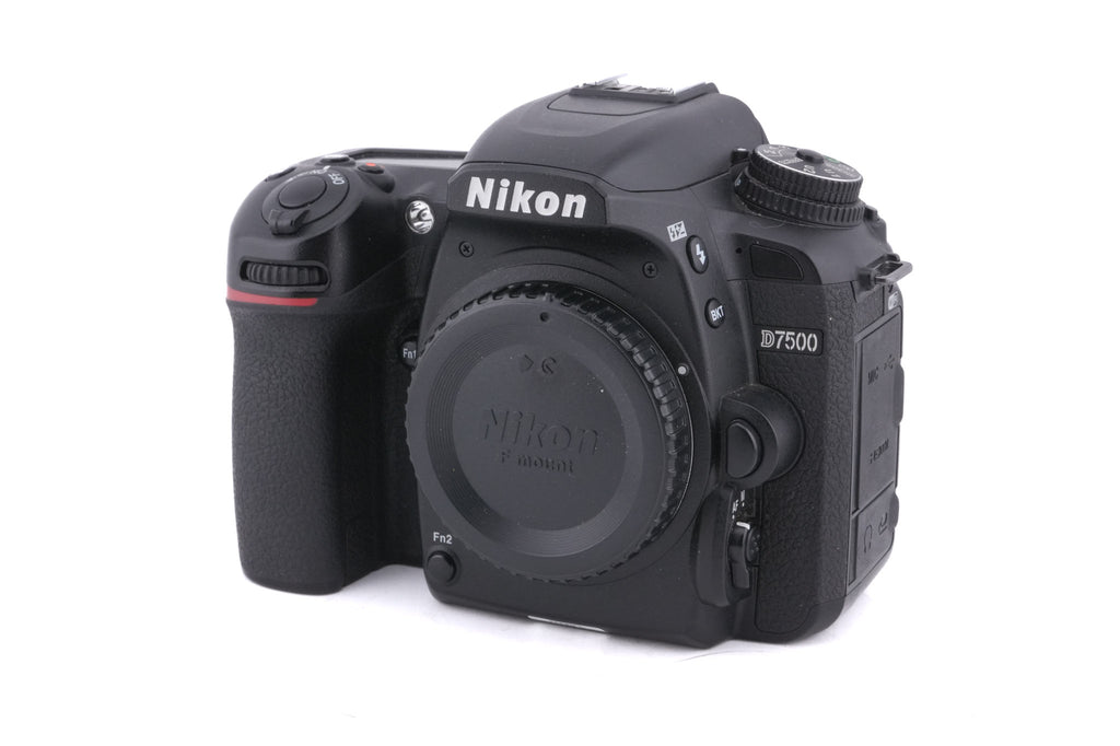 Nikon D7500