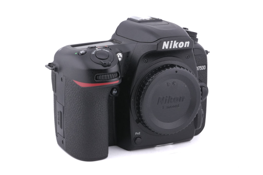 Nikon D7500