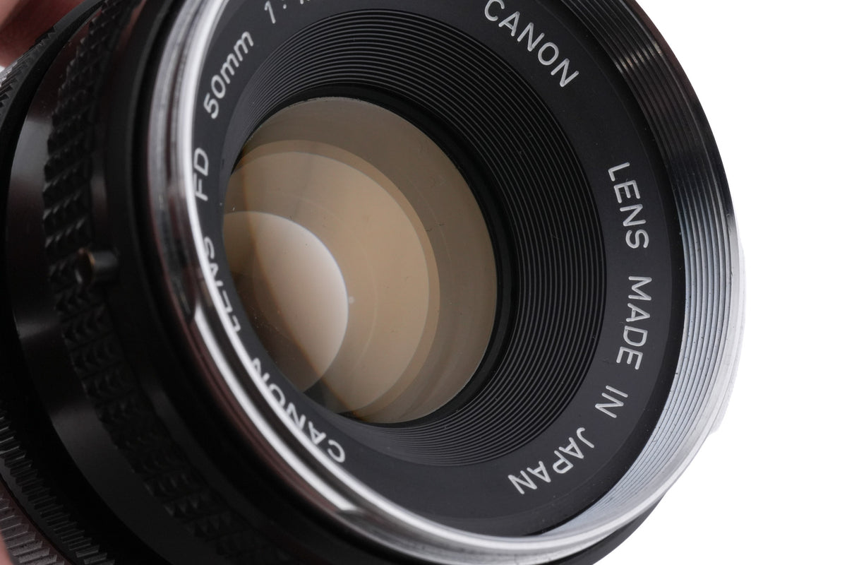 Canon 50mm f1.8 (Chrome Nose)