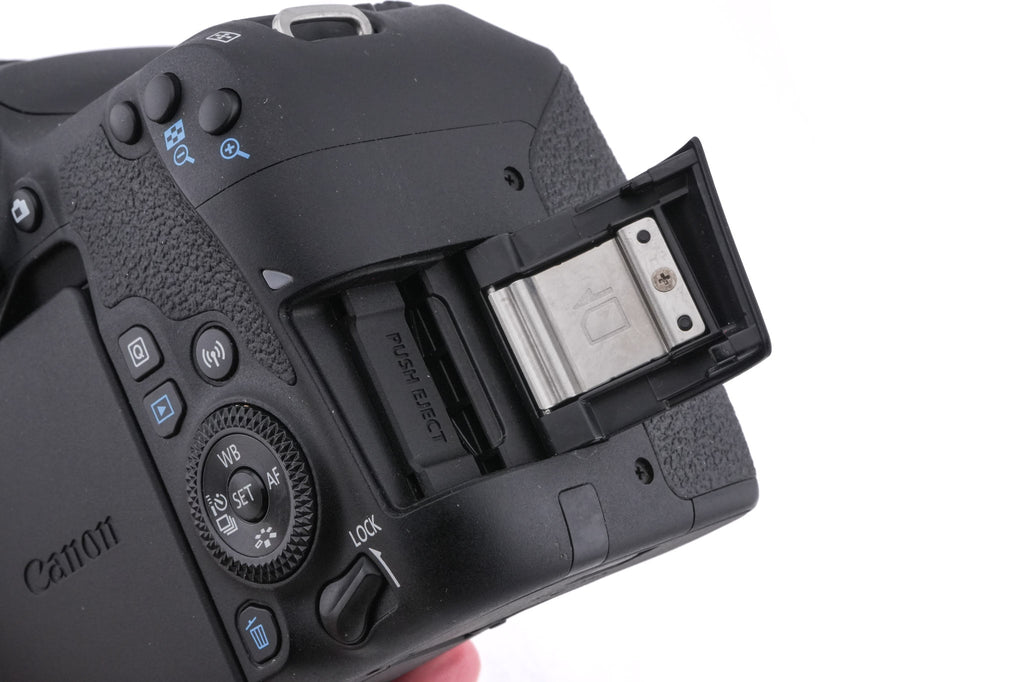 Canon EOS 77D