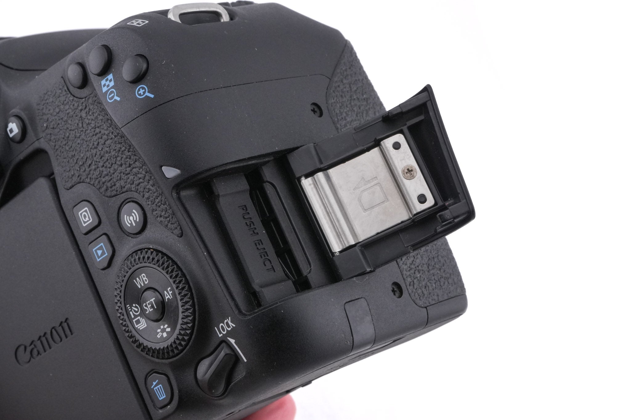Canon EOS 77D