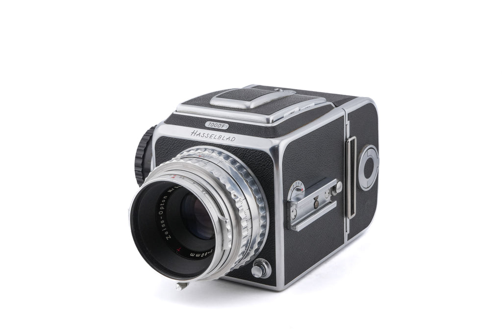 Hasselblad 1000F (8012) + 80mm f2.8 Tessar T Opton (OBTU / 8055) + 12 Film Magazine + Waist Level Finder (FUJUC)