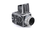 Hasselblad 1000F (8012) + 80mm f2.8 Tessar T Opton (OBTU / 8055) + 12 Film Magazine + Waist Level Finder (FUJUC)