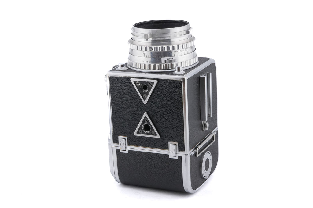 Hasselblad 1000F (8012) + 80mm f2.8 Tessar T Opton (OBTU / 8055) + 12 Film Magazine + Waist Level Finder (FUJUC)