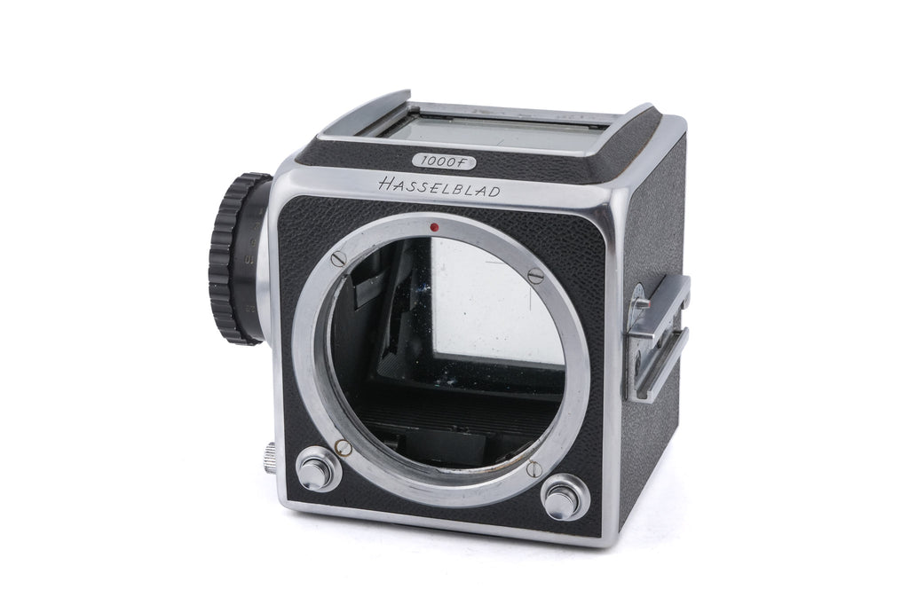 Hasselblad 1000F (8012) + 80mm f2.8 Tessar T Opton (OBTU / 8055) + 12 Film Magazine + Waist Level Finder (FUJUC)