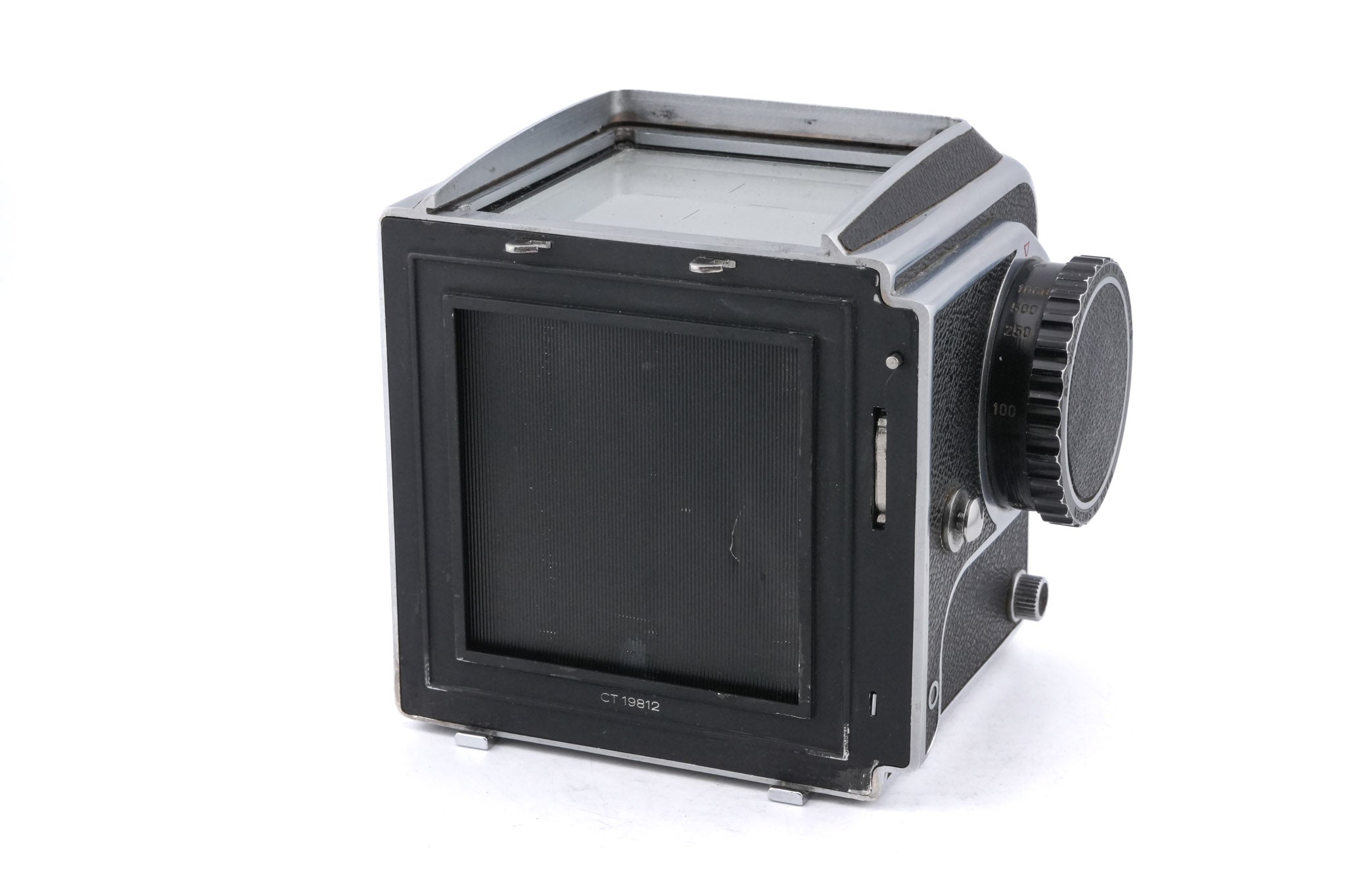 Hasselblad 1000F (8012) + 80mm f2.8 Tessar T Opton (OBTU / 8055) + 12 Film Magazine + Waist Level Finder (FUJUC)