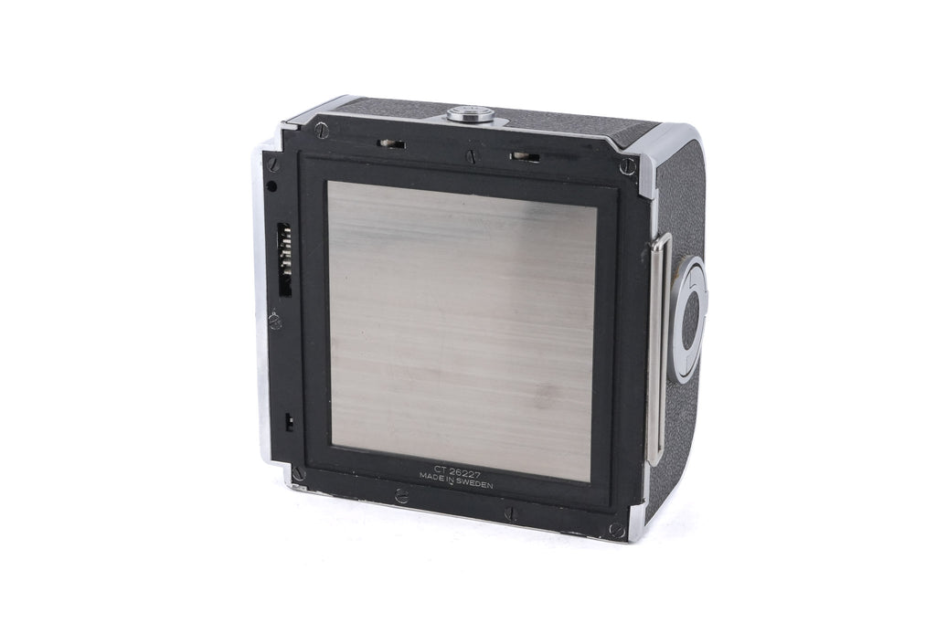 Hasselblad 1000F (8012) + 80mm f2.8 Tessar T Opton (OBTU / 8055) + 12 Film Magazine + Waist Level Finder (FUJUC)