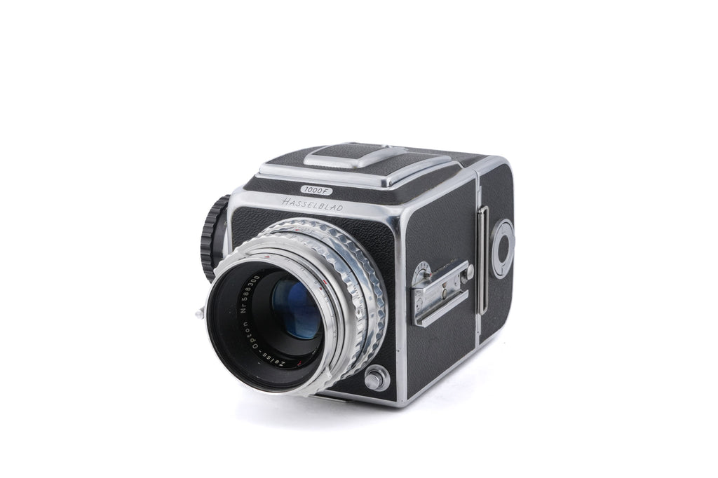 Hasselblad 1000F (8012) + Waist Level Finder (FUJUC) + 80mm f2.8 Tessar T Opton (OBTU / 8055) + 12 Film Magazine