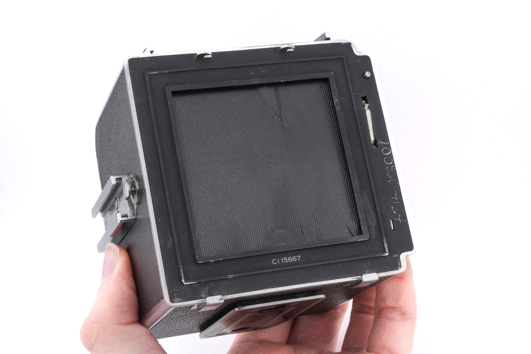 Hasselblad 1000F (8012) + Waist Level Finder (FUJUC) + 80mm f2.8 Tessar T Opton (OBTU / 8055) + 12 Film Magazine
