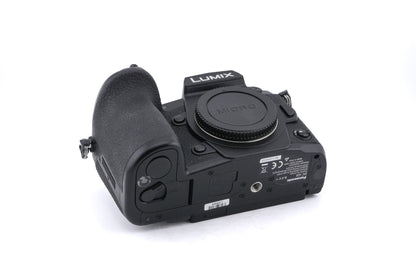 Panasonic Lumix DC-G9