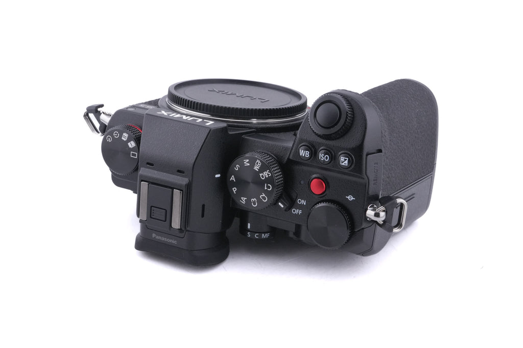 Panasonic Lumix DC-S5