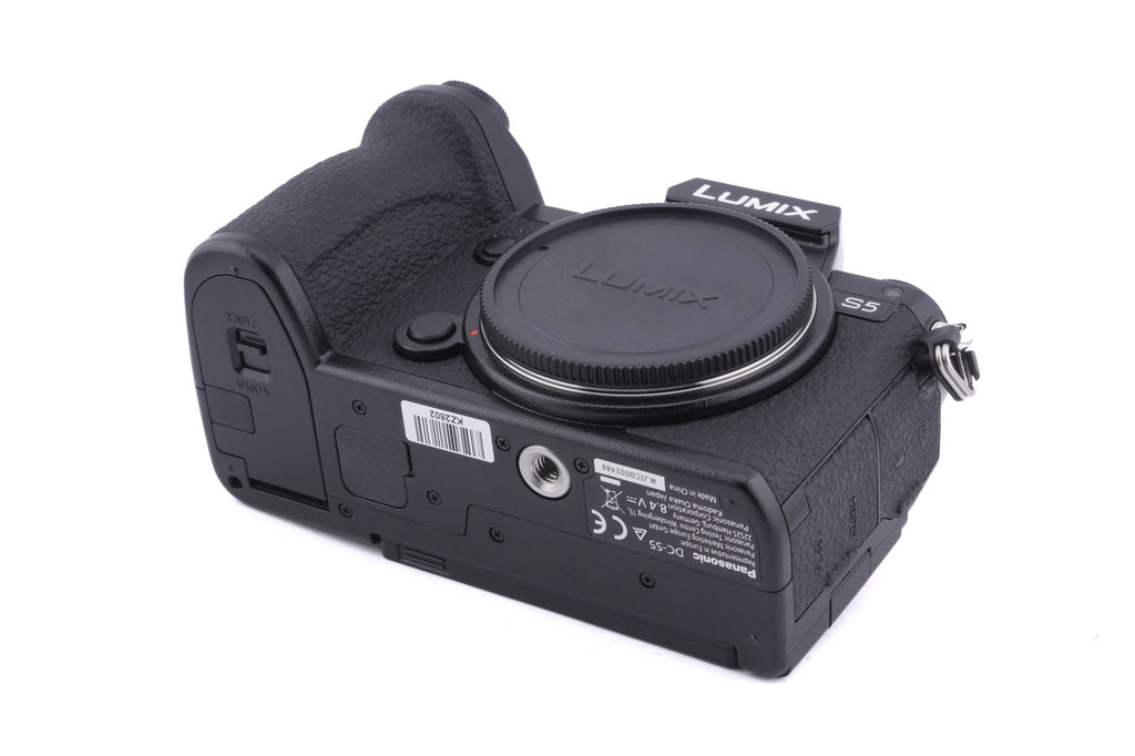 Panasonic Lumix DC-S5
