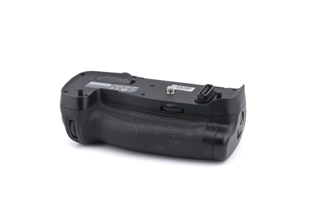 Nikon MB-D17 Multi Power Battery Pack